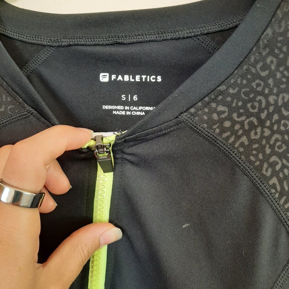 Fabletics small half zip jacket - Picture 2 of 4